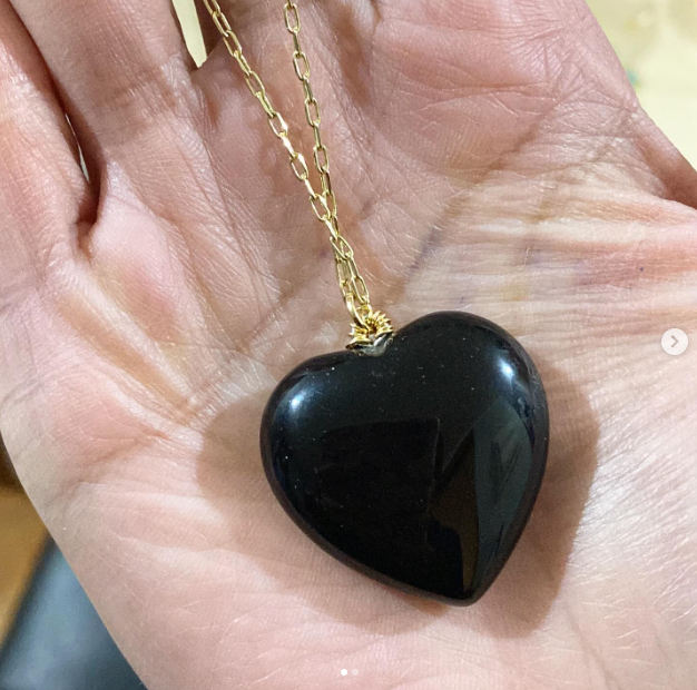 COLLAR CORAZON EN PIEDRAS NATURALES