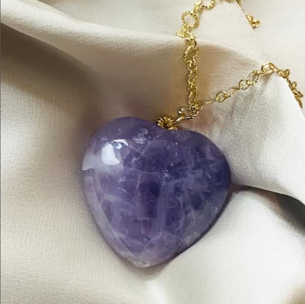 COLLAR CORAZON EN PIEDRAS NATURALES