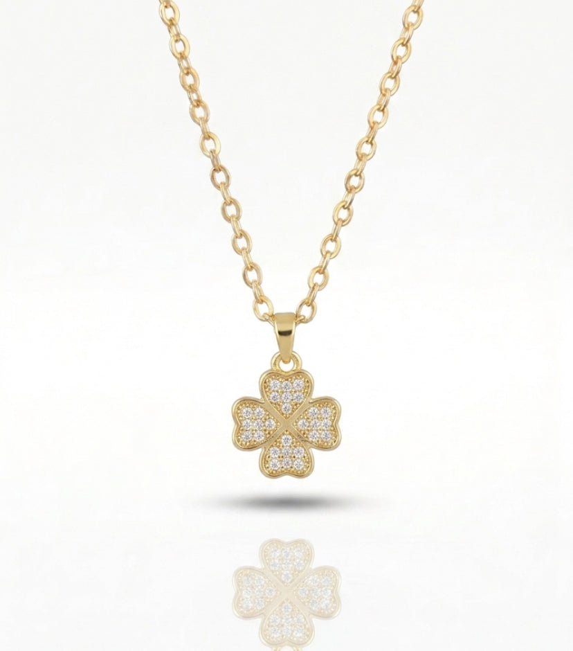 Collar trébol